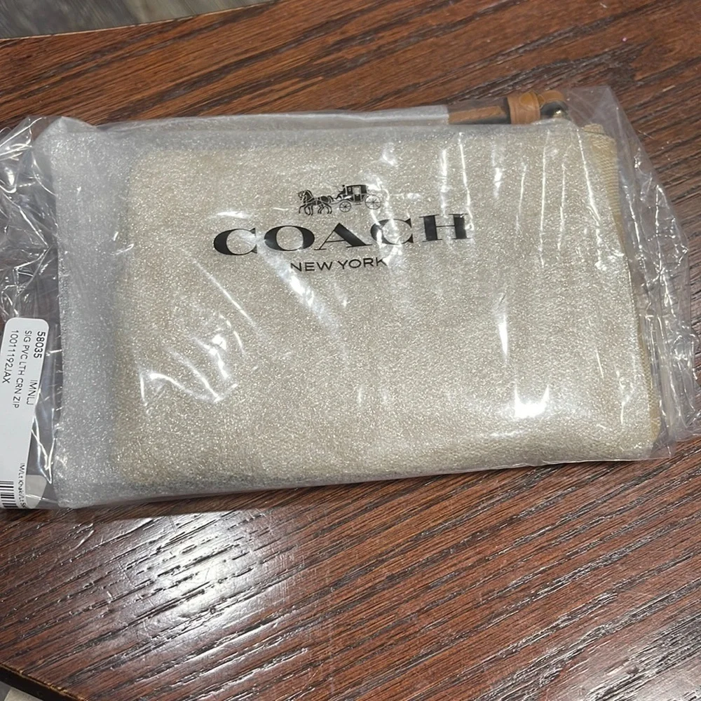 Coach corner zip wristlet - Picture 7 of 7